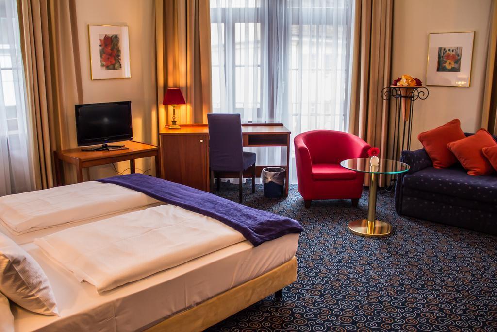 Stadthotel Κωνσταντία Δωμάτιο φωτογραφία
